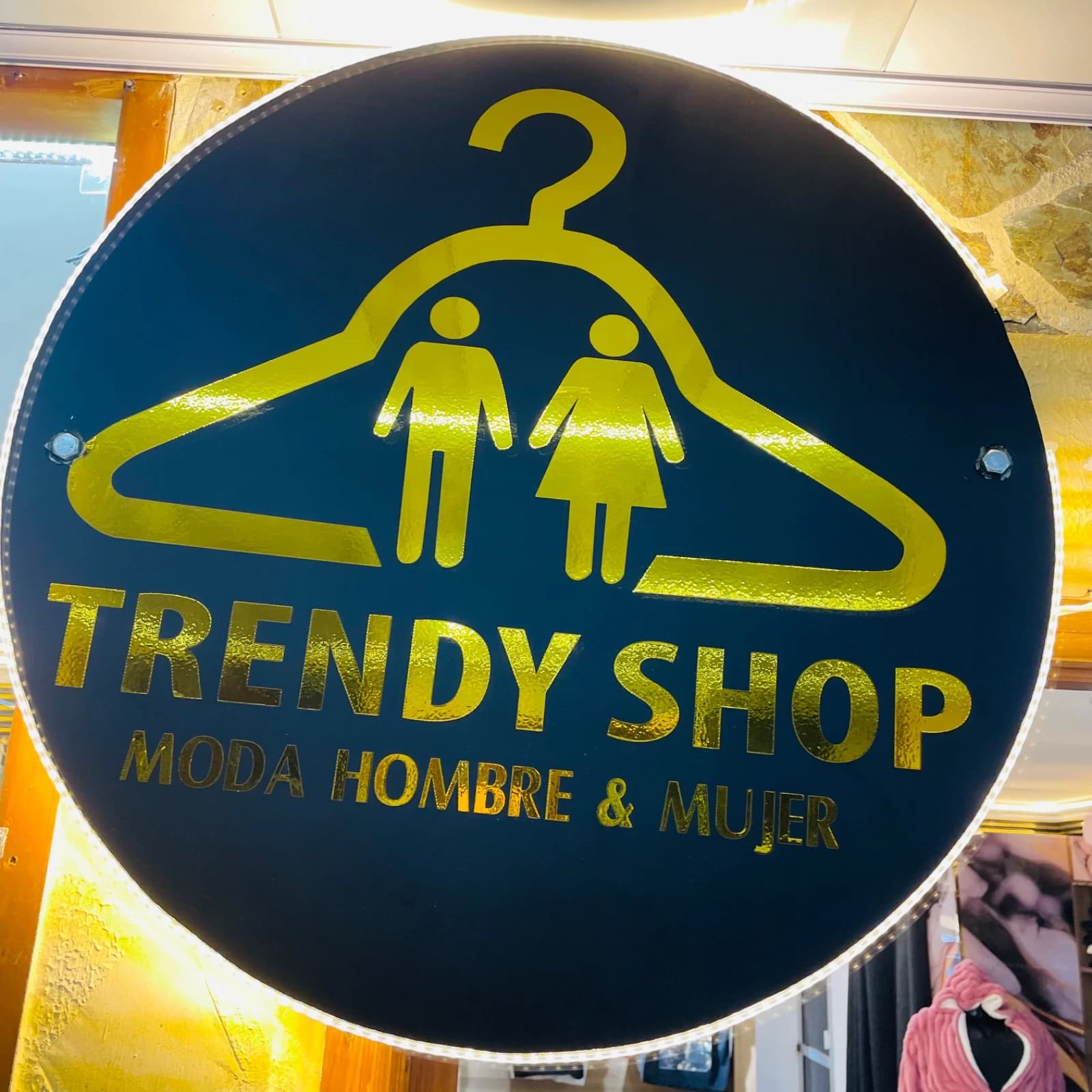 Logo de TRENDY SHOP